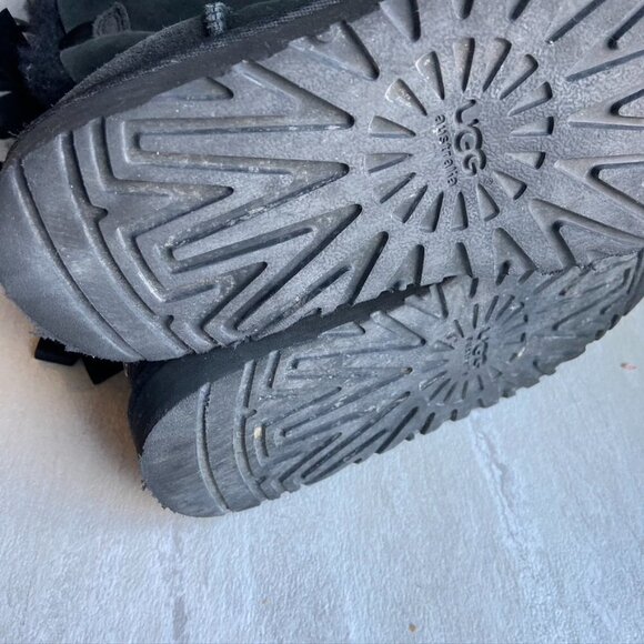** UGG kids size 4 women’s 5.5 Bailey bow black boots - Picture 7 of 10